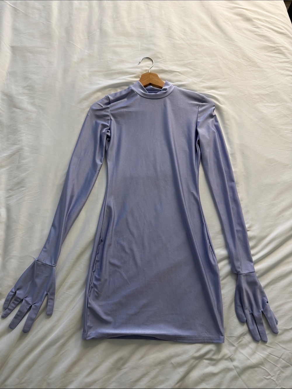 Lilac Long-Sleeve Mock Neck Bodycon Dress with Gloves